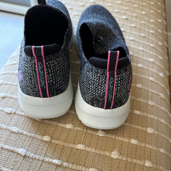 SKETCHERS AIR COOLED BLACK/WHITE TWEED MEMORY FOAM SLIP ON SHOE 9 - Picture 2 of 7